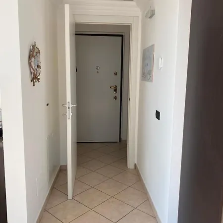 Flat - View & Balcony, Near The Center בית נופש *