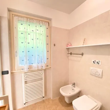 Flat - View & Balcony, Near The Center בית נופש